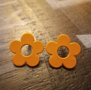 SHEIN Flower Earrings